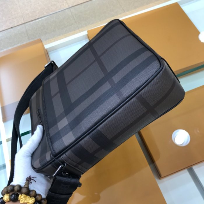 2020SS新作 Burberry バーバリー メンズ ショルダーバック スーパーコピー