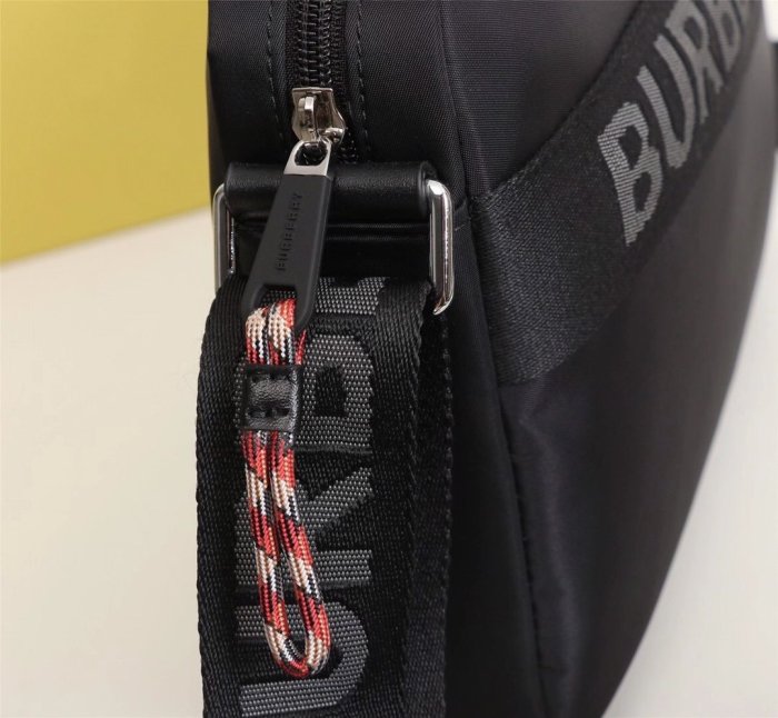 2020SS新作 Burberry バーバリー メンズ ショルダーバック スーパーコピー