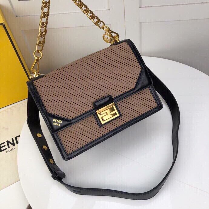 2020SS新作 FENDI フェンディ レディース ショルダーバック スーパーコピー