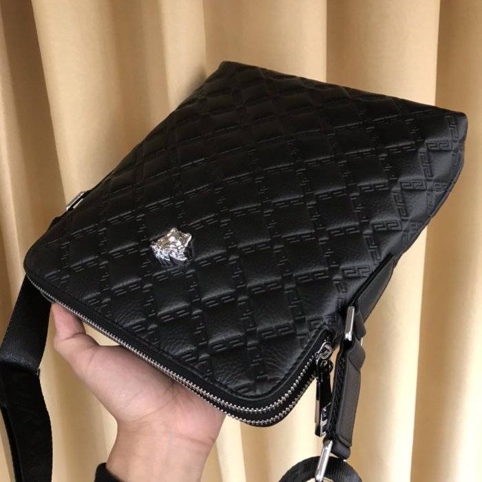 202106SS新作 Versace ヴェルサーチェ メンズ ショルダーバッグ スーパーコピー