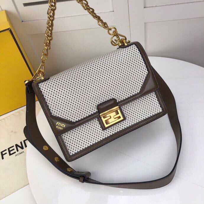 2020SS新作 FENDI フェンディ レディース ショルダーバック スーパーコピー