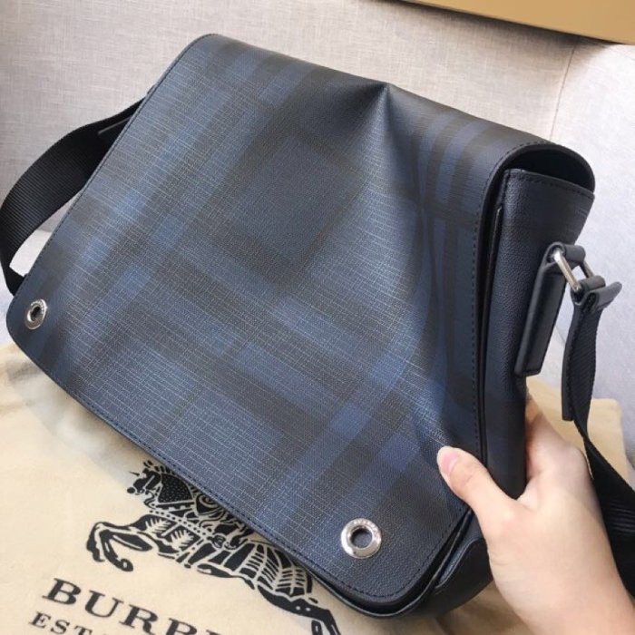 2020SS新作 Burberry バーバリー メンズ ショルダーバック スーパーコピー