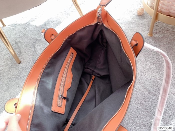 2020SS新作 Celine セリーヌ レディースショルダーバッグスーパーコピー