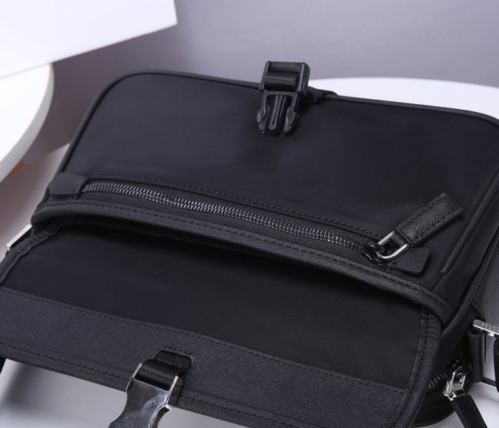 2021SS新作 メンズ Prada プラダショルダーバッグスーパーコピー