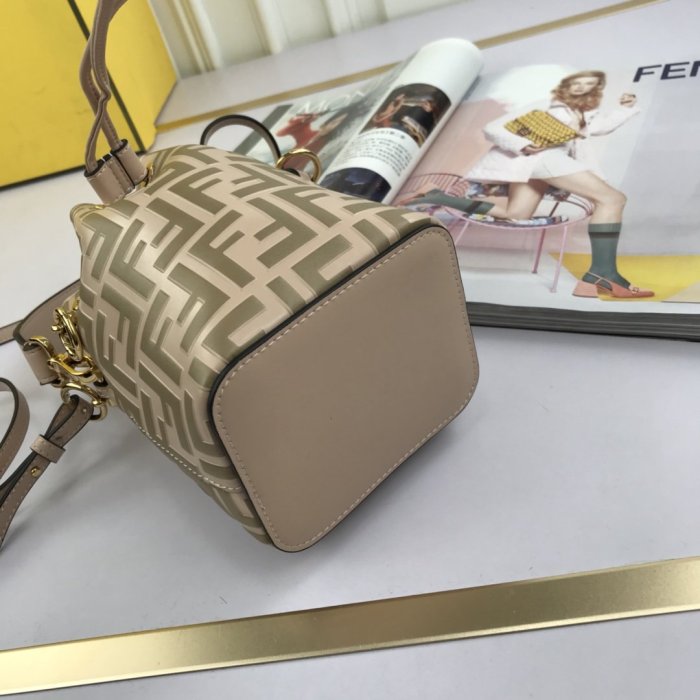 2020SS新作 FENDI フェンディ レディース ショルダーバック スーパーコピー
