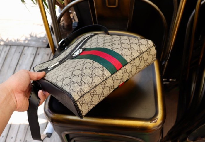 2020SS新作 Gucci グッチ メンズ ショルダーバックスーパーコピー