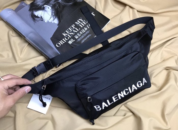 2020SS新作 Balenciaga バレンシアガ メンズ ショルダーバック スーパーコピー