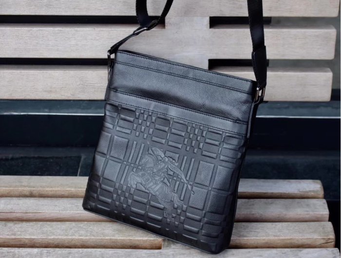 2020SS新作 Burberry バーバリー メンズ ショルダーバック スーパーコピー