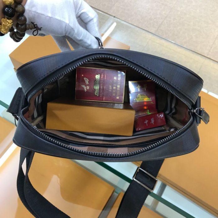 2020SS新作 Burberry バーバリー メンズ ショルダーバック スーパーコピー