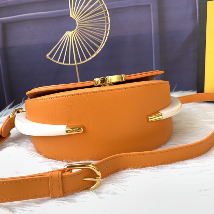 202106SS新作 FENDI フェンディ レディースショルダーバックスーパーコピー