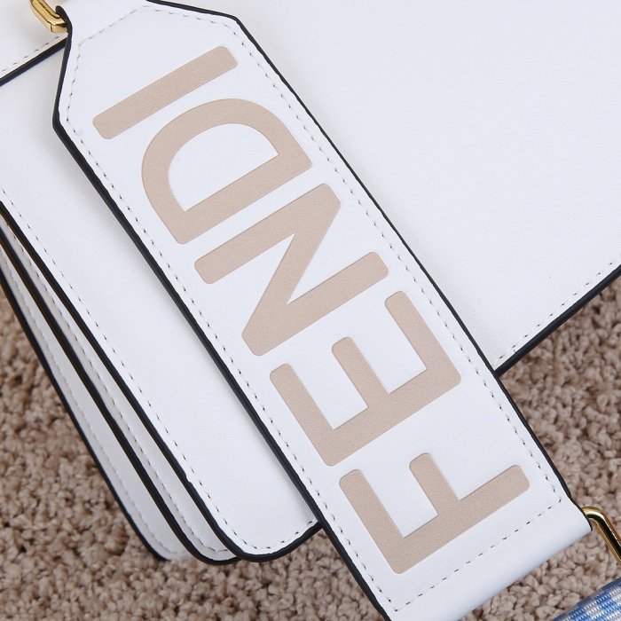 2021SS新作 FENDI フェンディ レディースショルダーバックスーパーコピー