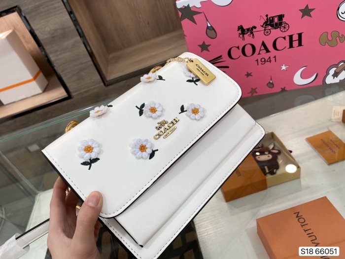 202106SS新作 Coach コーチ レディース ショルダーバッグスーパーコピー