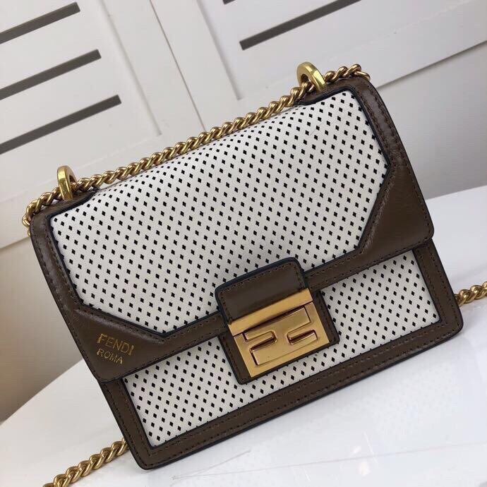 2020SS新作 FENDI フェンディ レディース ショルダーバック スーパーコピー