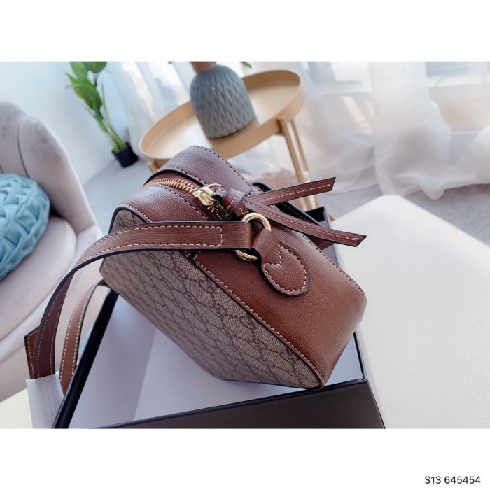 2021SS新作Gucci グッチ レディースショルダーバッグスーパーコピー