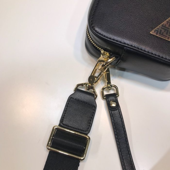 2020SS新作 FENDI フェンディ ショルダーバック スーパーコピー