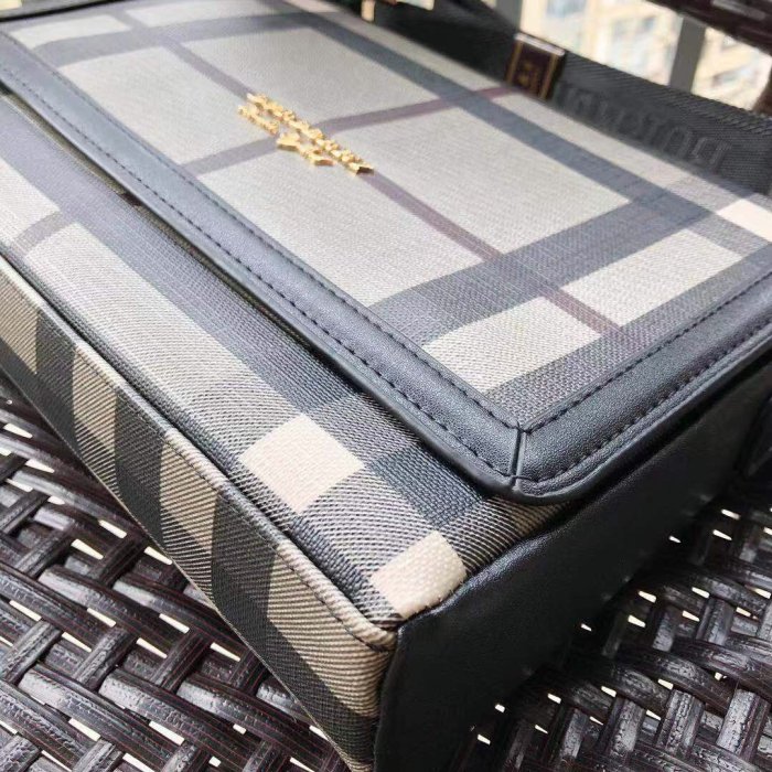 202105SS新作 Burberry バーバリー メンズ ショルダーバック スーパーコピー