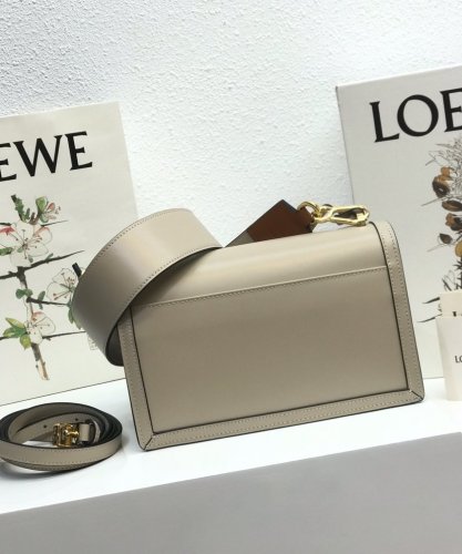 202106SS新作 LOEWE ロエベ レディース ショルダーバッグスーパーコピー