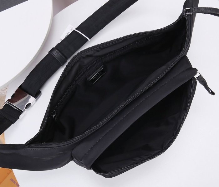 2021SS新作 メンズ Prada プラダショルダーバッグスーパーコピー