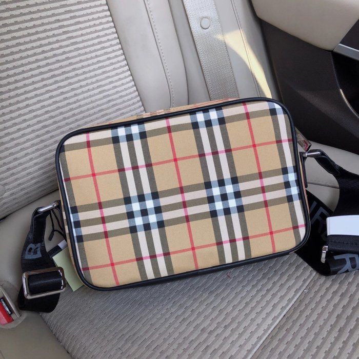 2020SS新作 Burberry バーバリー メンズ ショルダーバック スーパーコピー