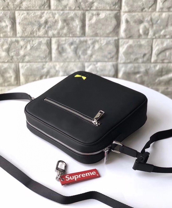 2020SS新作 FENDI フェンディ ショルダーバック スーパーコピー