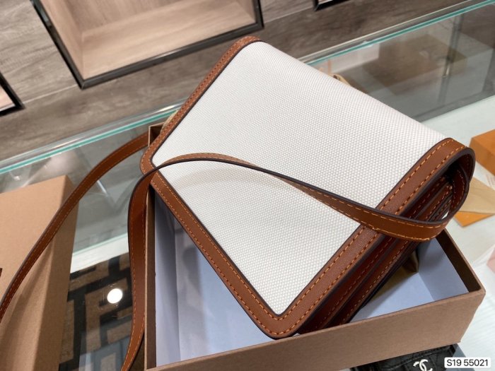 202103SS新作Burberryバーバリー レディース ショルダーバック スーパーコピー