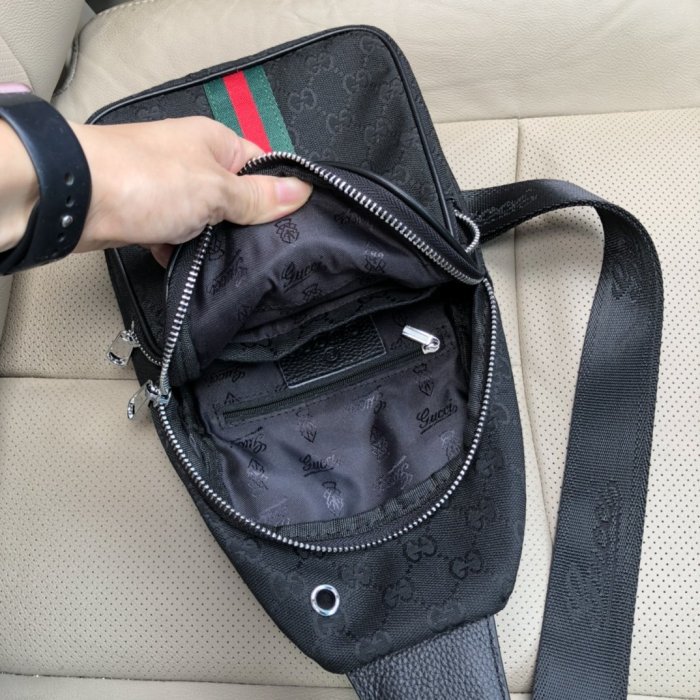 2020SS新作 Gucci グッチ メンズ ショルダーバックスーパーコピー