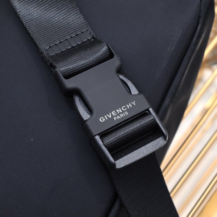 202106SS新作 GIVENCHY ジバンシィ メンズ ショルダーバッグ スーパーコピー