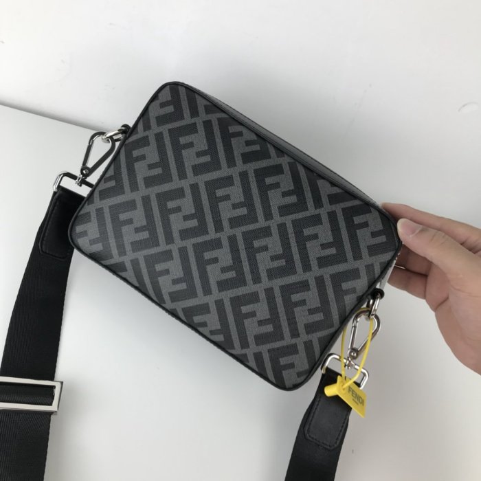 2021SS新作 FENDI フェンディ ショルダーバック スーパーコピー