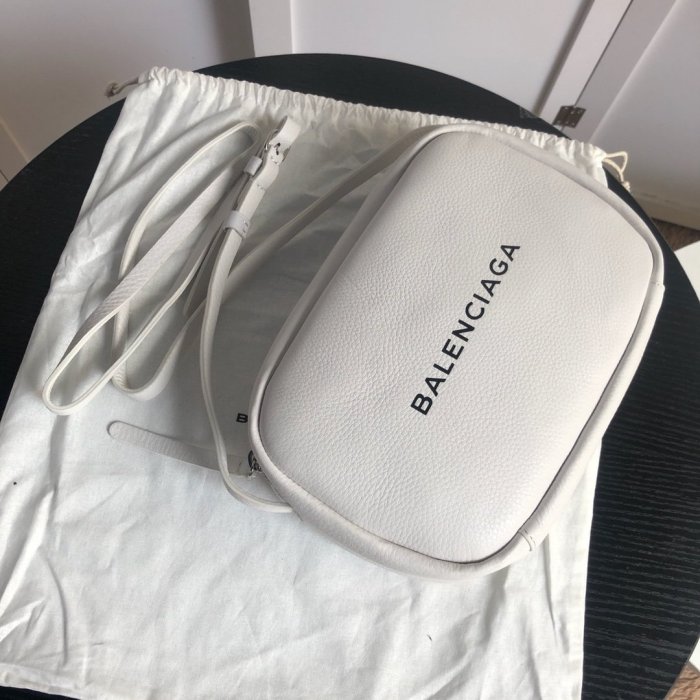 2020SS新作 Balenciaga バレンシアガ メンズ ショルダーバックスーパーコピー