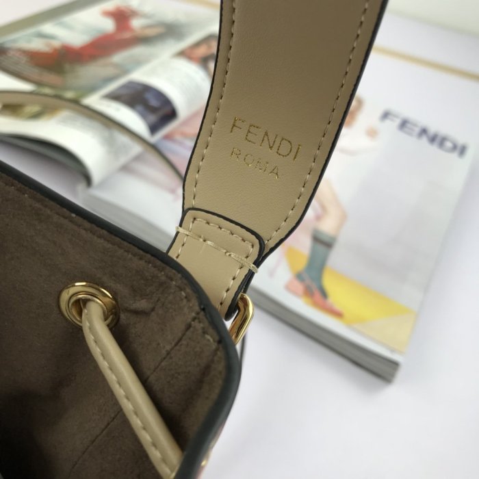 2020SS新作 FENDI フェンディ レディース ショルダーバック スーパーコピー