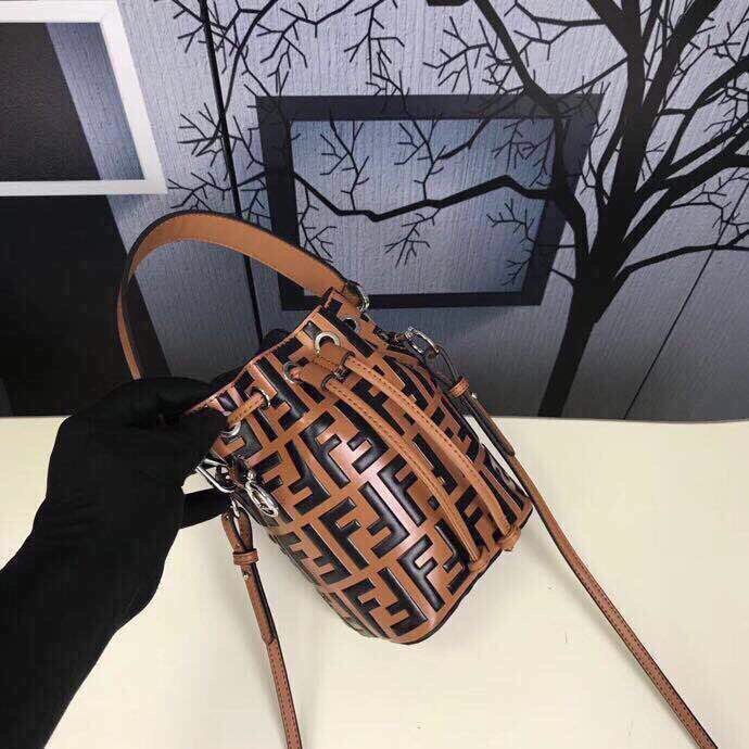 2020SS新作 FENDI フェンディ レディース ショルダーバック スーパーコピー