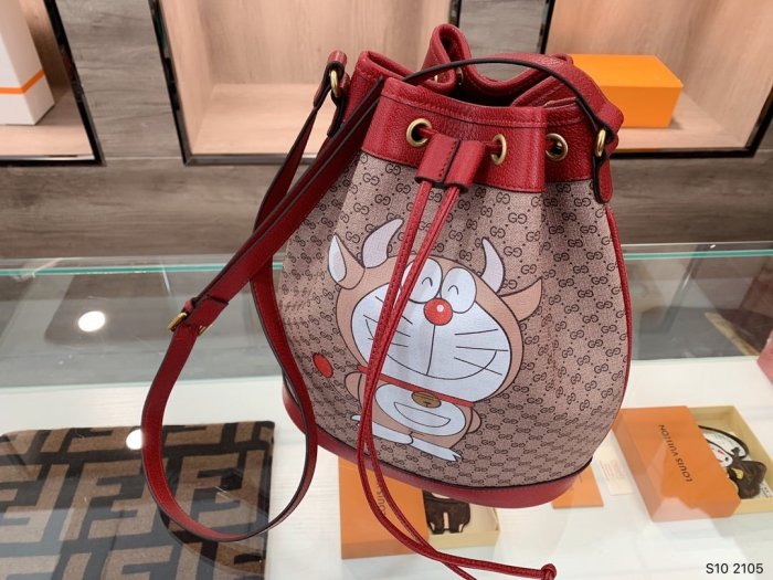 202103SS新作Gucci グッチ レディースショルダーバッグスーパーコピー