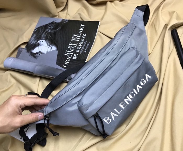 2020SS新作 Balenciaga バレンシアガ メンズ ショルダーバック スーパーコピー