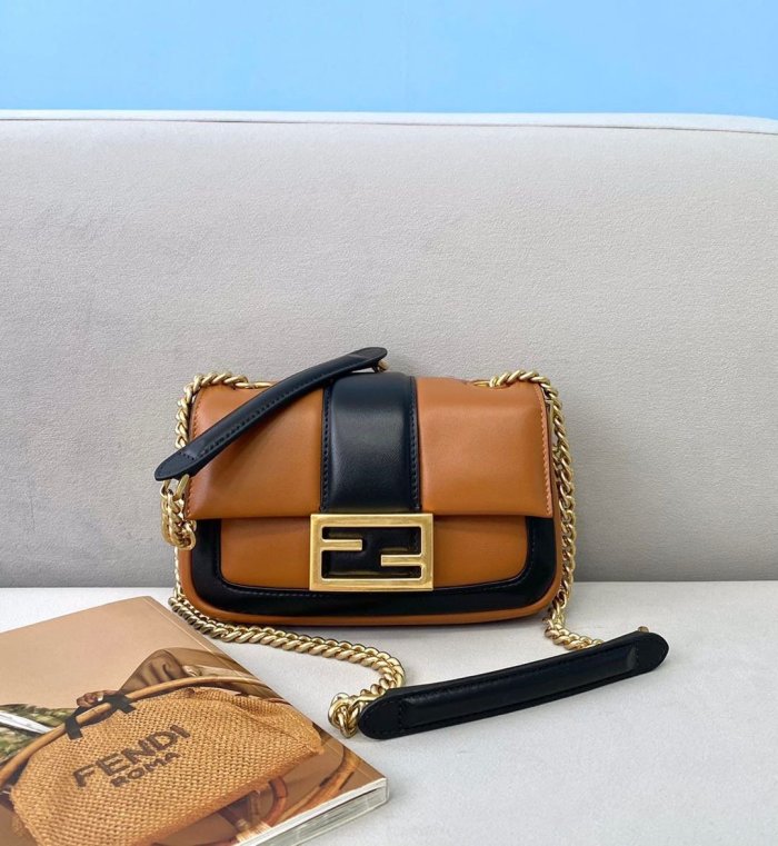2021SS新作 FENDI フェンディ レディースショルダーバックスーパーコピー