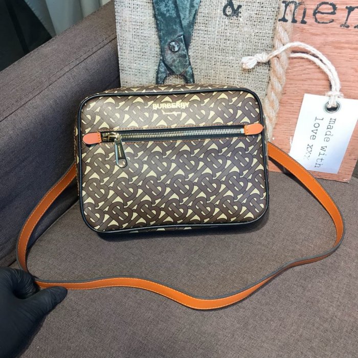2020SS新作 Burberry バーバリー メンズ ショルダーバック スーパーコピー
