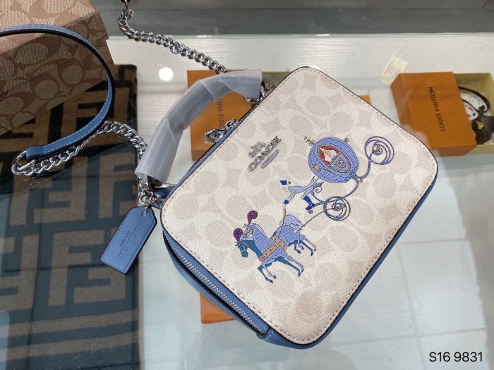 202106SS新作 Coach コーチ レディース ショルダーバッグスーパーコピー
