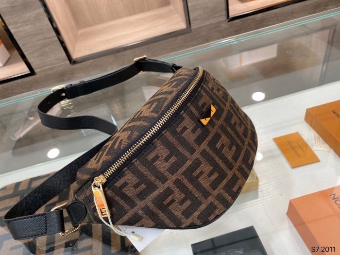 202103SS新作 FENDI フェンディ レディースショルダーバックスーパーコピー