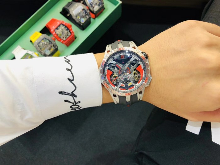 2020SS新作ROGER DUBUISロジェデュブイメンズ時計 スーパーコピー