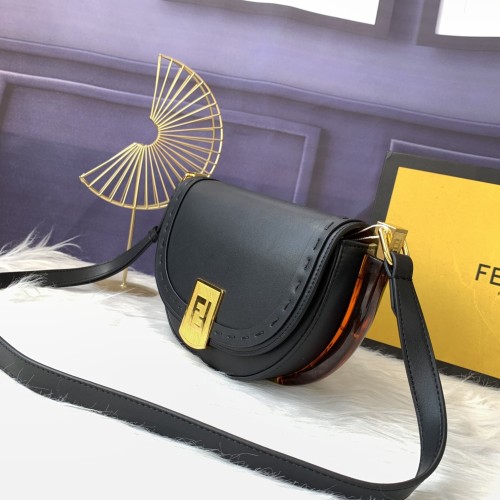 202106SS新作 FENDI フェンディ レディースショルダーバックスーパーコピー
