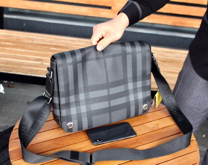 2020SS新作 Burberry バーバリー メンズ ショルダーバック スーパーコピー