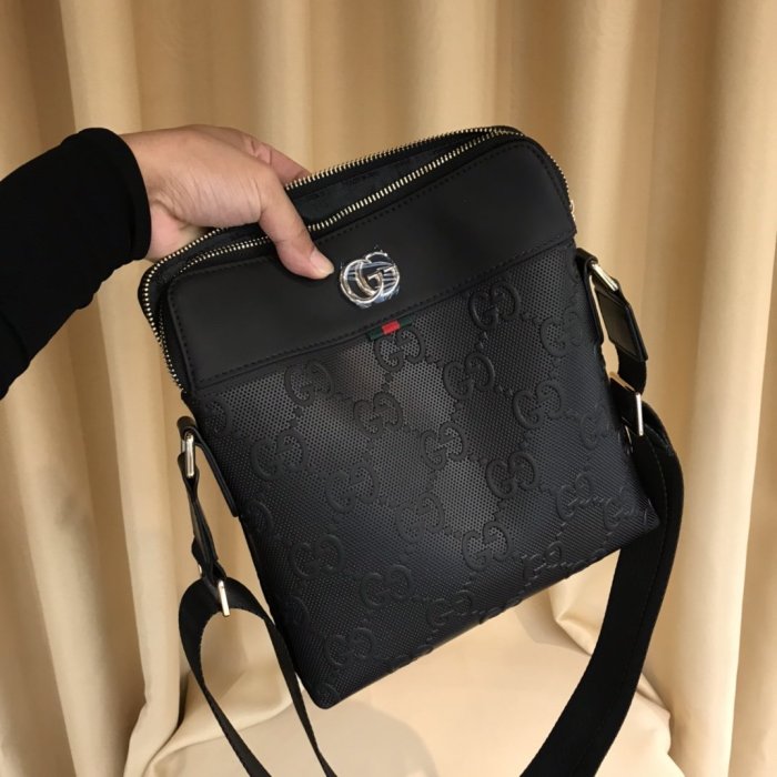 202105SS新作Gucci グッチ メンズ ショルダーバックスーパーコピー