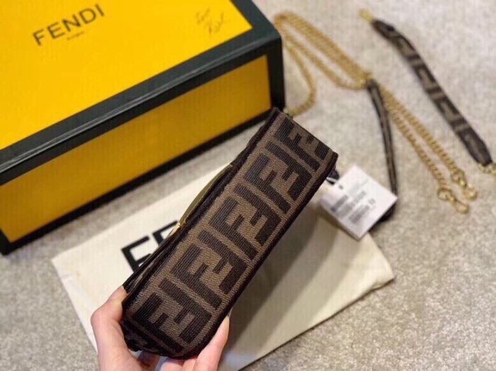 2020SS新作 FENDI フェンディ レディース ショルダーバック スーパーコピー