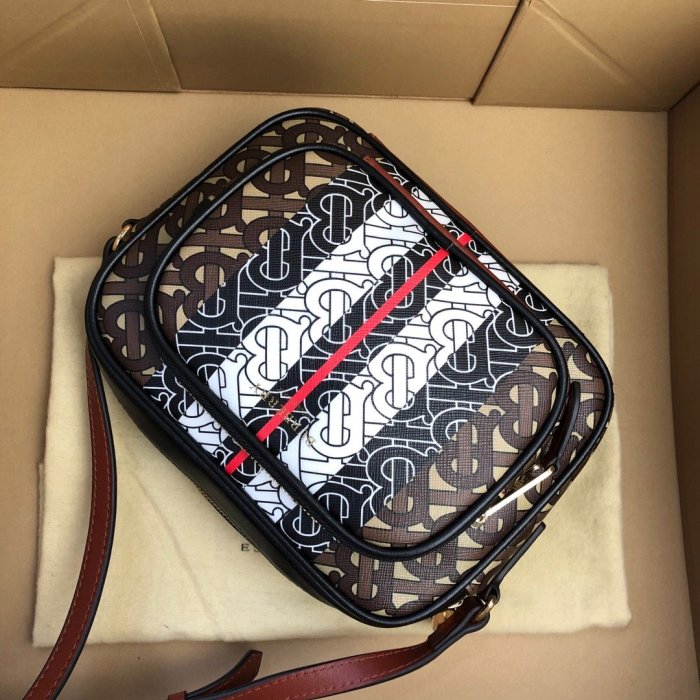 2021SS新作 Burberry バーバリー メンズ ショルダーバック スーパーコピー
