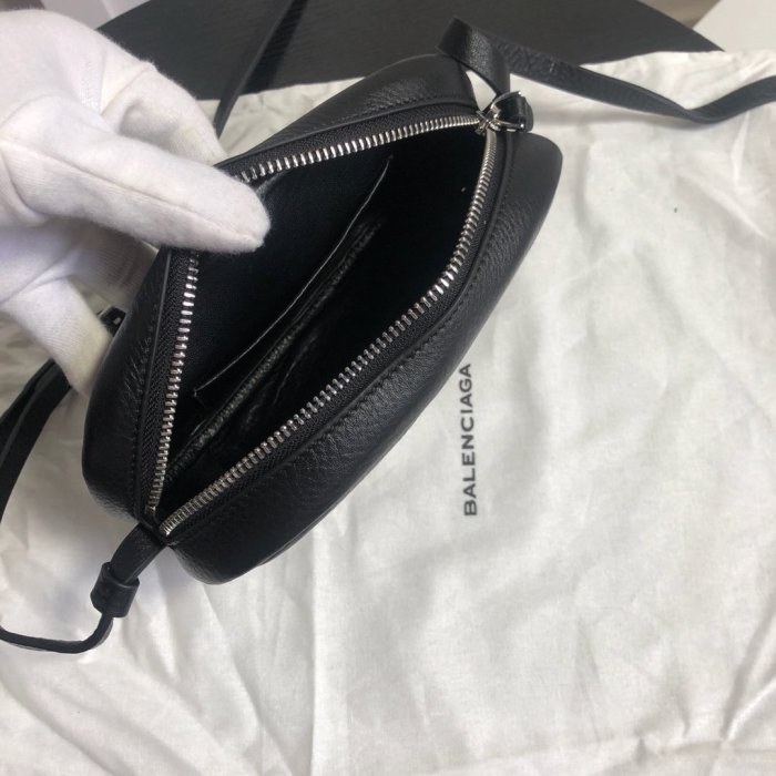 2020SS新作 Balenciaga バレンシアガ メンズ ショルダーバックスーパーコピー