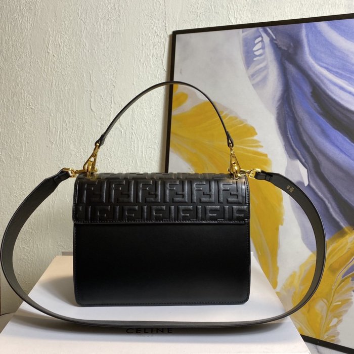 202103SS新作 FENDI フェンディ レディースショルダーバックスーパーコピー