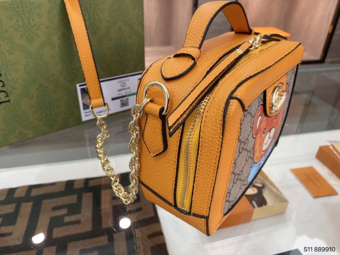 202103SS新作Gucci グッチ レディースショルダーバッグスーパーコピー