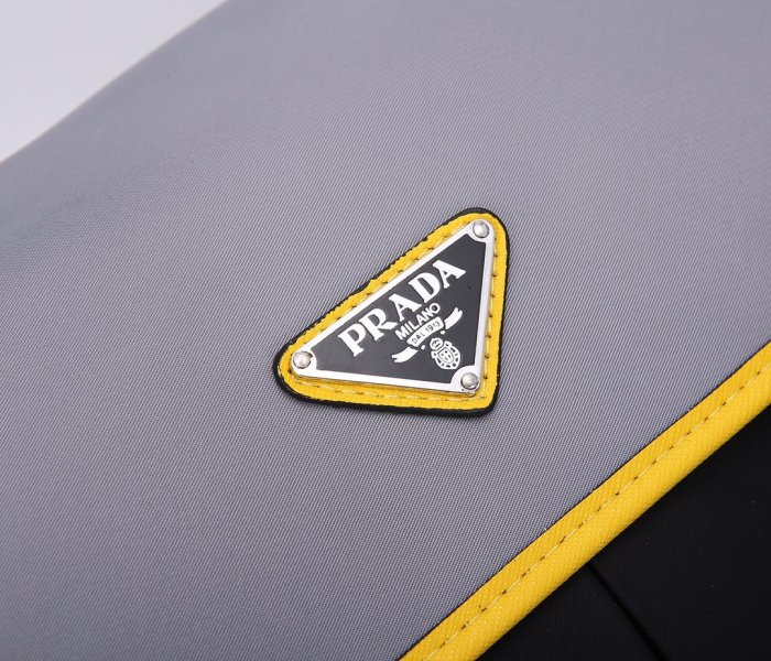 2021SS新作 メンズ Prada プラダショルダーバッグスーパーコピー