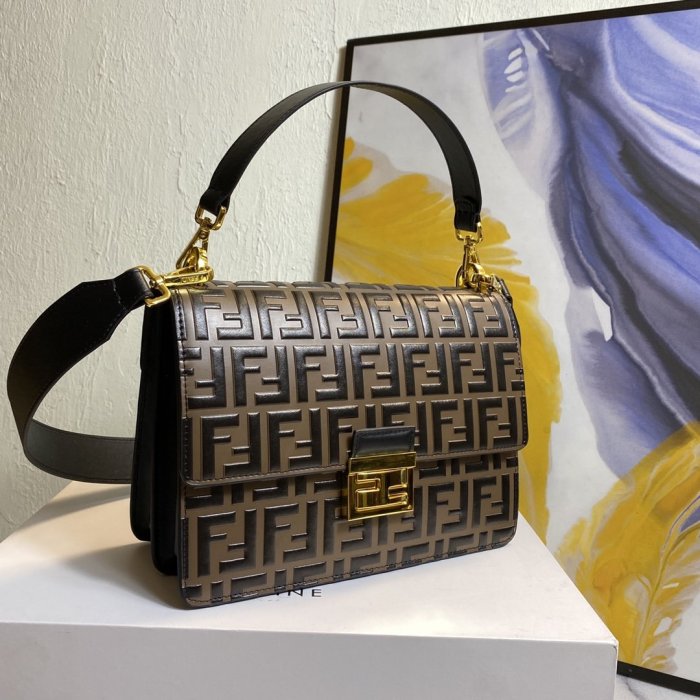 202103SS新作 FENDI フェンディ レディースショルダーバックスーパーコピー