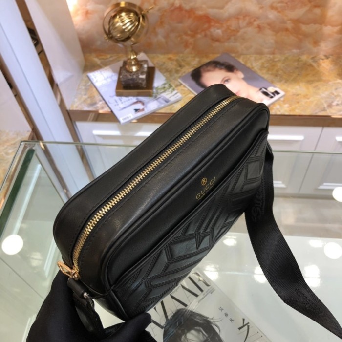 2021SS新作 Gucci グッチ メンズ ショルダーバックスーパーコピー