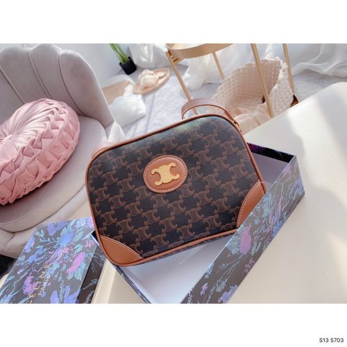 2021SS新作 Celine セリーヌ レディースショルダーバッグスーパーコピー